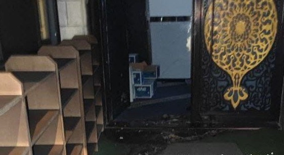 مجلس الإفتاء الأعلى يستنكر إحراق مسجد أبي بكر الصديق في قرية تل غرب نابلس وقطع (21) شجرة زيتون في المغير