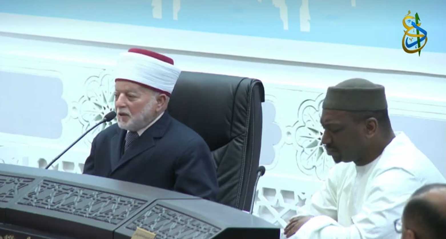 المفتي العام يشارك في المجلس العلمي الرابع في عمان